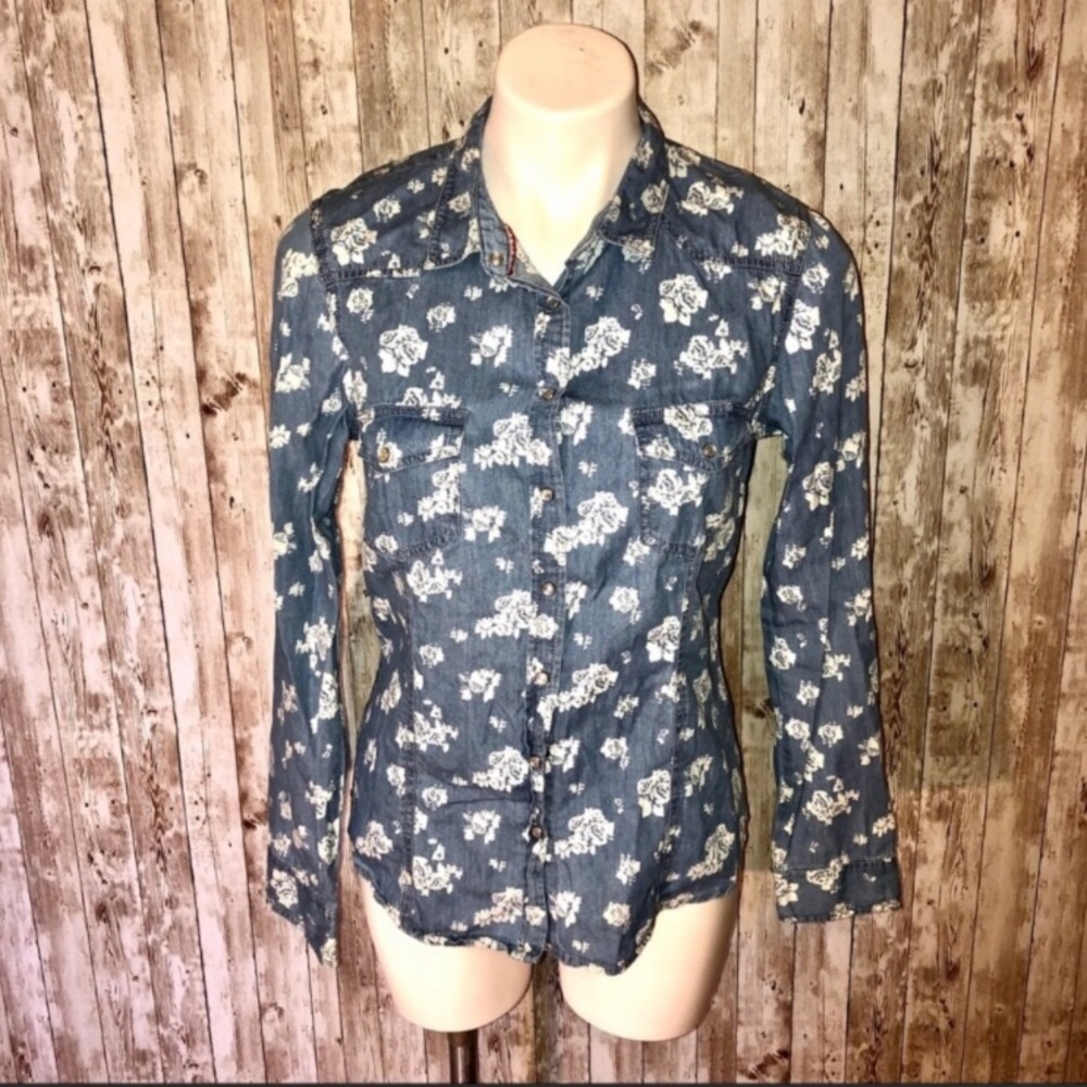 Forever 21 Chambray w/ white floral button down